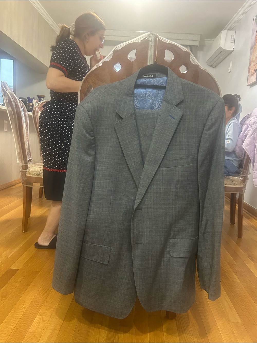 Men's Gray Plaid Single-Breasted Blazer and suet pants